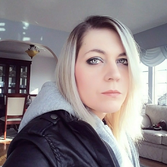 Meet your Posher, Mikell - Picture 1 of 1